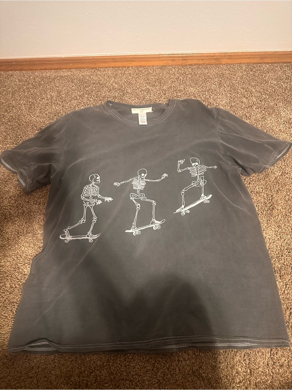 Urban Outfitters Gray Graphic Skeleton Skateboard Tee